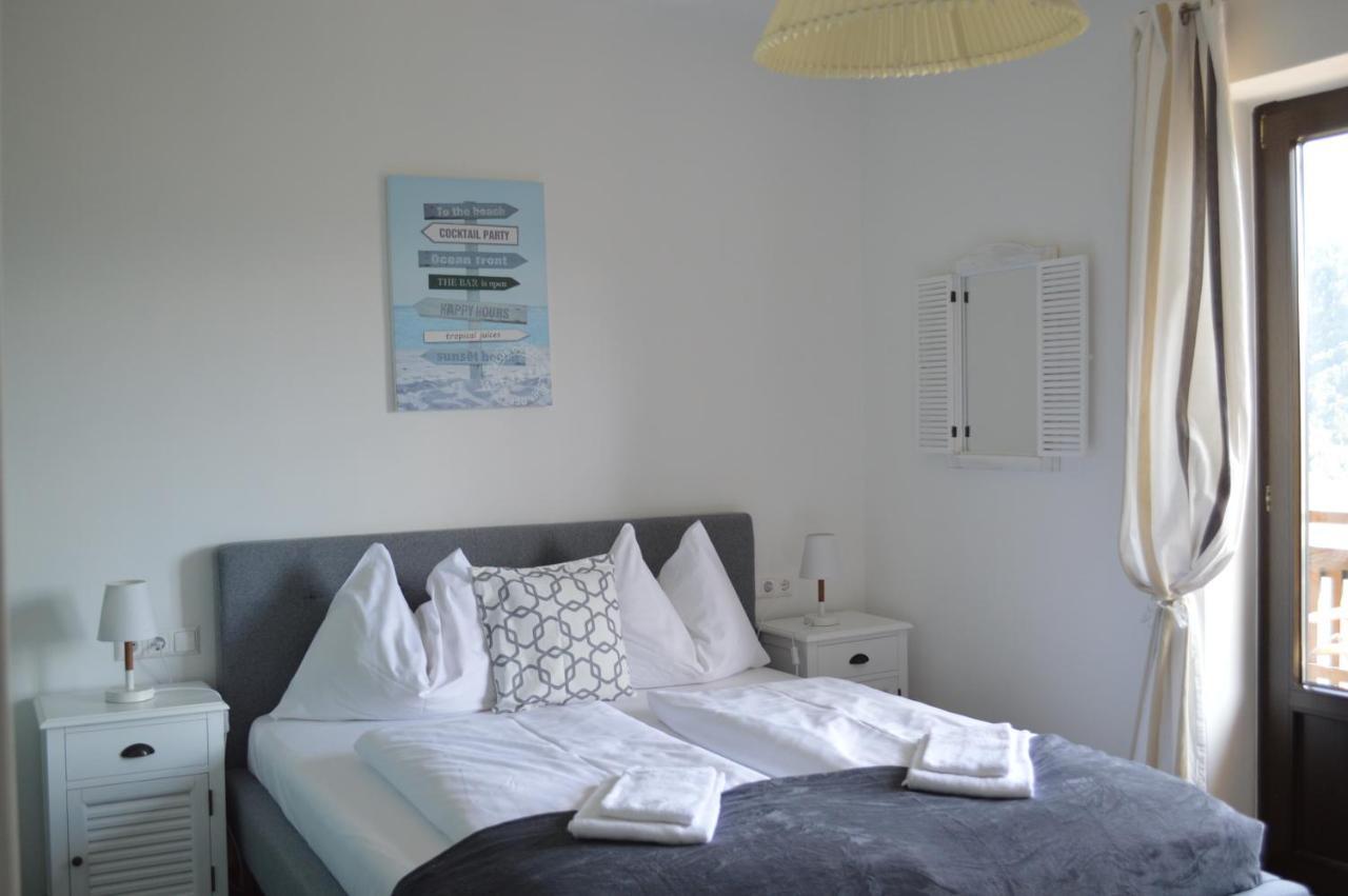 Jaeger Guesthouse อันเนนไฮม์ ภายนอก รูปภาพ