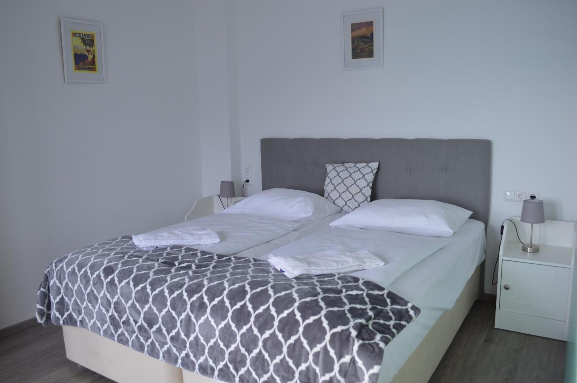 Jaeger Guesthouse อันเนนไฮม์ ภายนอก รูปภาพ