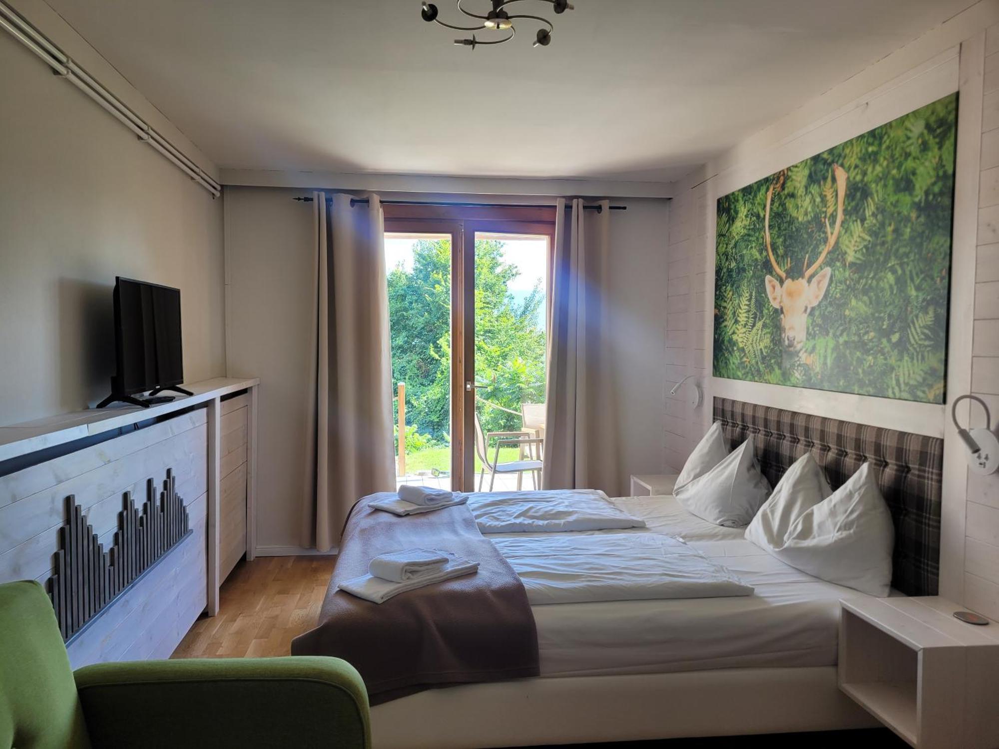 Jaeger Guesthouse อันเนนไฮม์ ภายนอก รูปภาพ