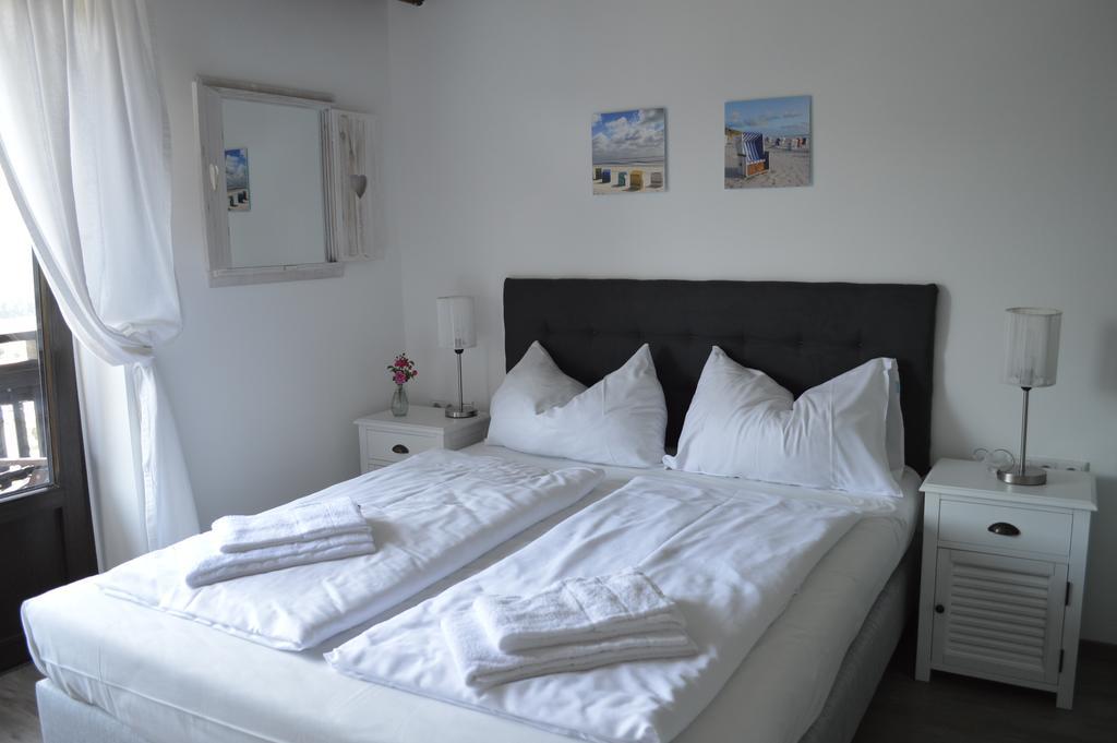 Jaeger Guesthouse อันเนนไฮม์ ภายนอก รูปภาพ