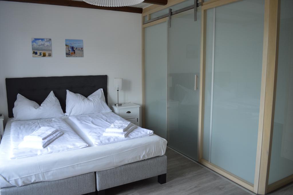 Jaeger Guesthouse อันเนนไฮม์ ภายนอก รูปภาพ
