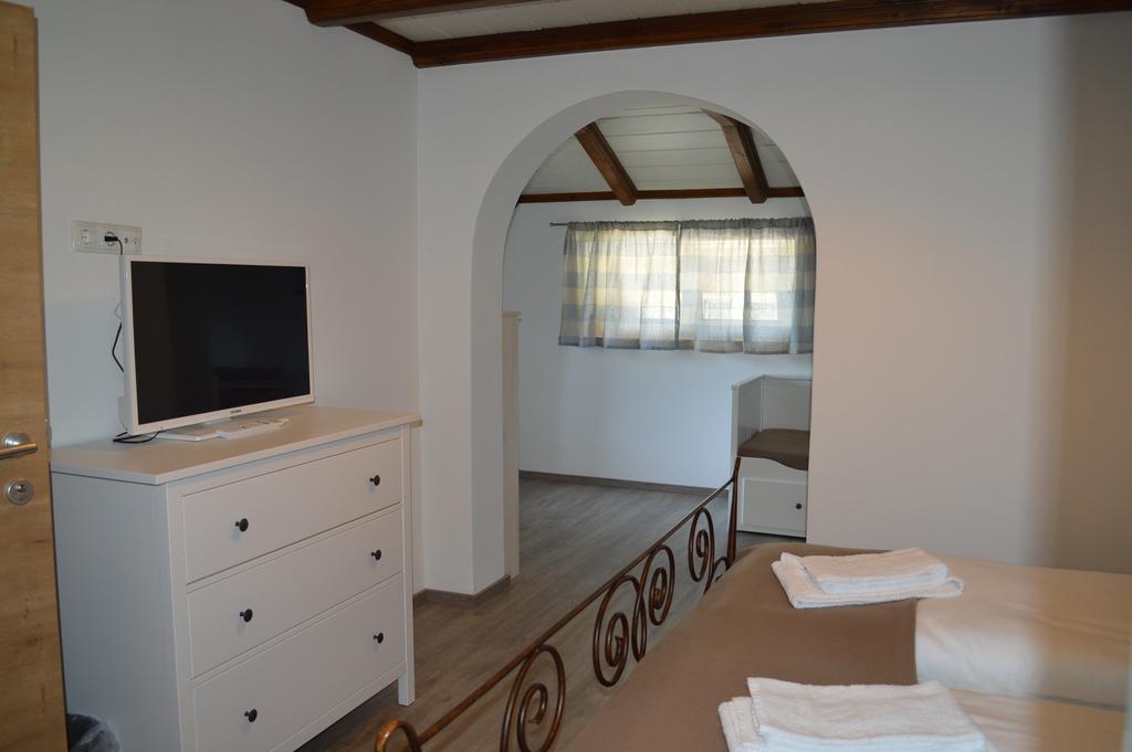 Jaeger Guesthouse อันเนนไฮม์ ภายนอก รูปภาพ